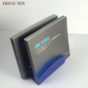 کارخانه عرضه سه پاکت پی سی ادبیات پایه اکریلیک دارنده آمده